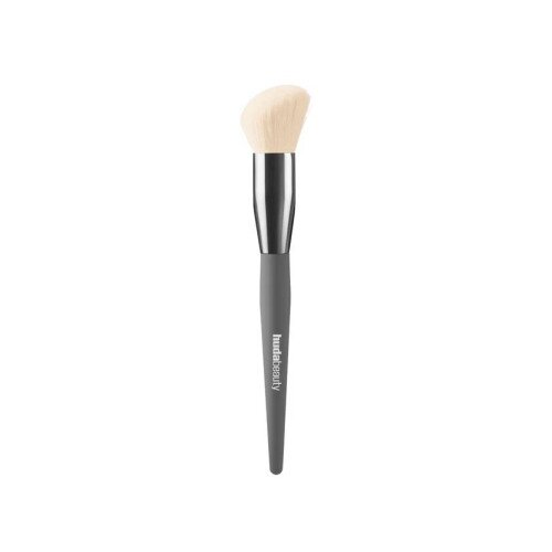Diffusing Definition Brush Buy Huda Beauty Diffusing Cheek Brush online in Pakistan - Tejar.pk