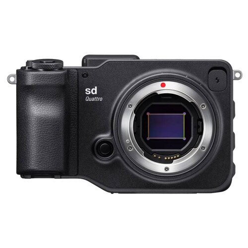 Sigma SD Quattro Mirrorless Camera + 30MM F1.4 DC HSM | A