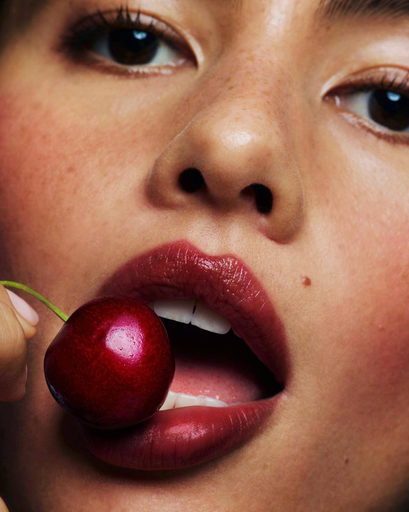Inhencing Buy Glossier Lip Line Enhancing Pencil - Black Cherry online in ...